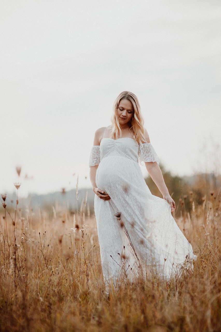 pregnancy, baby bump, mama-5098855.jpg